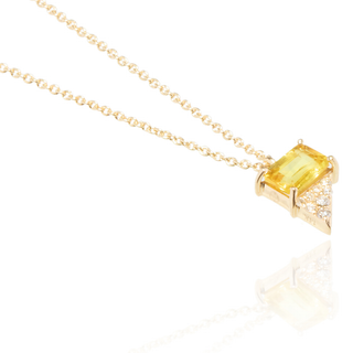 Niji Yellow Sapphire Pendant Necklace