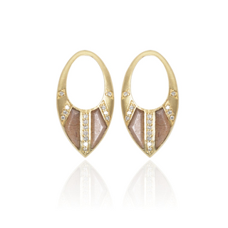 Epona Shield Earrings Peach Moonstone
